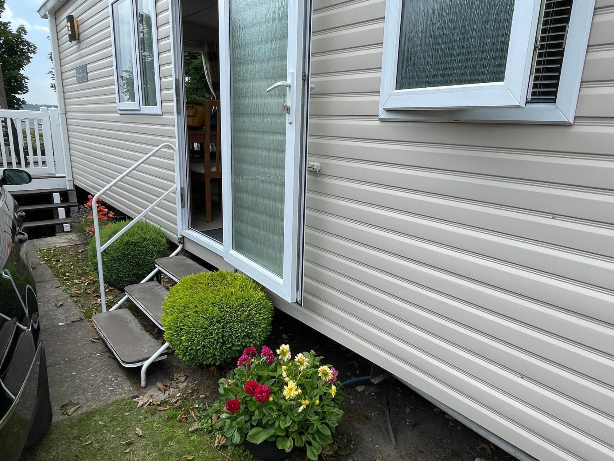 Rockley Park Private Holiday Homes Poole Exterior photo